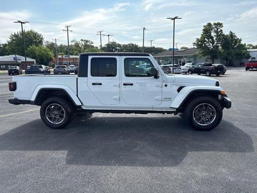 2023 Jeep Gladiator Overland