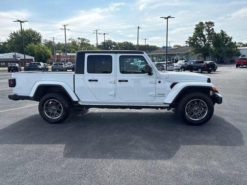 2023 Jeep Gladiator Overland
