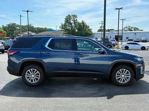 Northsky Blue Metallic 2022 Chevrolet Traverse LT Cloth
