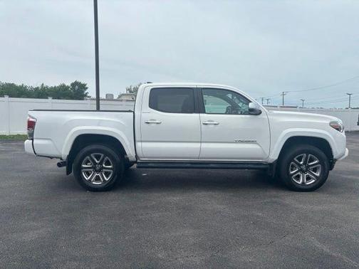 Super White 2017 Toyota Tacoma Limited