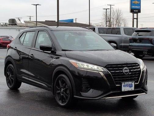 2023 Nissan Kicks SR