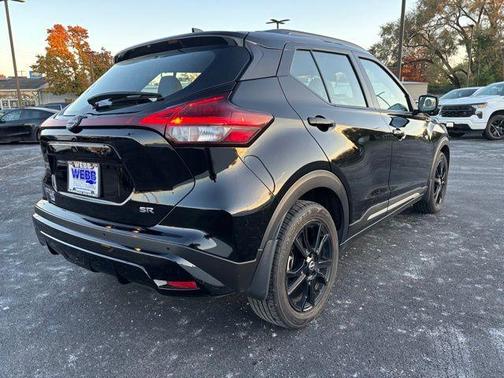 2023 Nissan Kicks SR