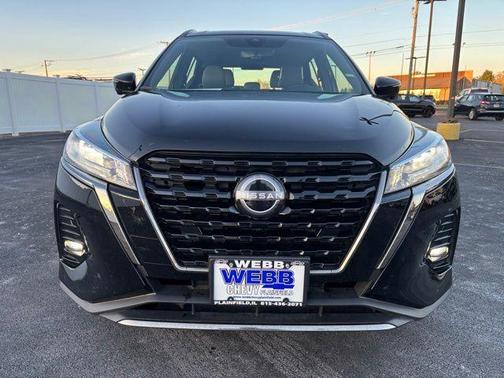 2023 Nissan Kicks SR