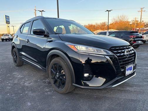 2023 Nissan Kicks SR
