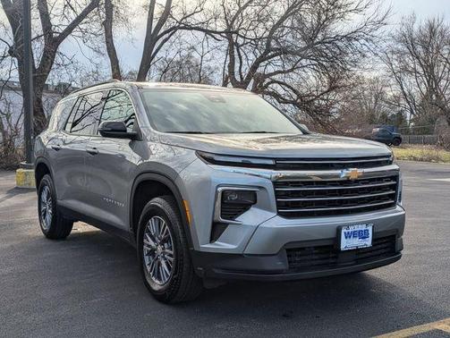 2025 Chevrolet Traverse LT