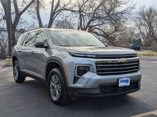 2025 Chevrolet Traverse LT