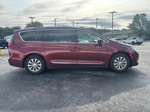 2018 Chrysler Pacifica Touring-L