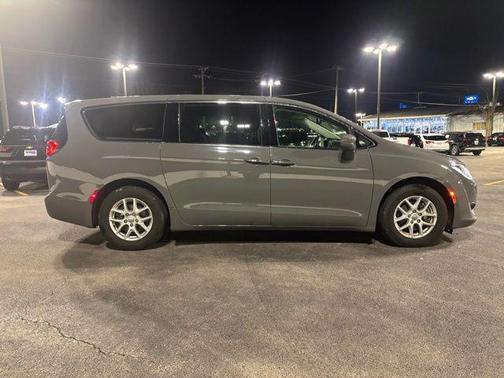 2020 Chrysler Pacifica Touring