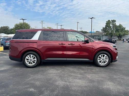 2023 Kia Carnival LX