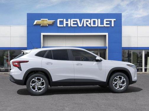 2025 Chevrolet Trax LS