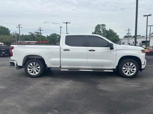 Summit White 2019 Chevrolet Silverado 1500 Custom