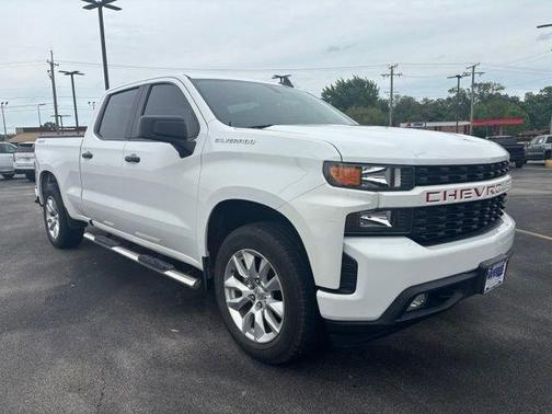 Summit White 2019 Chevrolet Silverado 1500 Custom