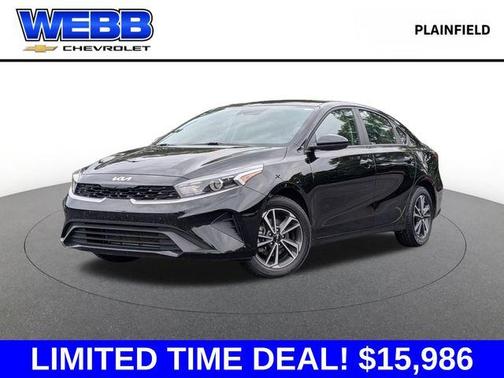 Aurora Black Pearl 2024 Kia Forte LXS