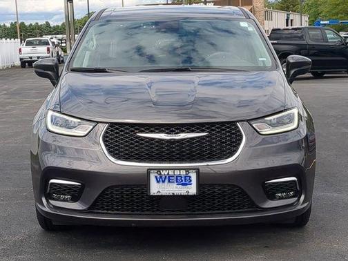 2023 Chrysler Pacifica Touring-L