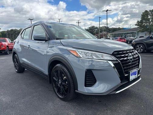 2023 Nissan Kicks SV