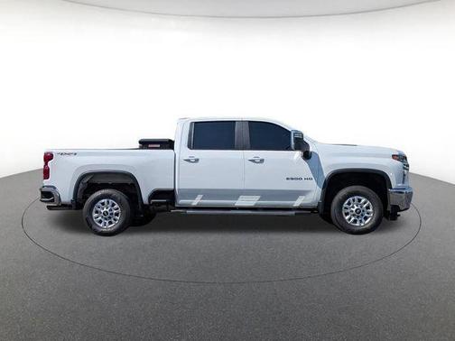 Summit White 2022 Chevrolet Silverado 2500 LT