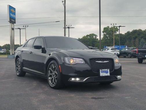 2018 Chrysler 300 S