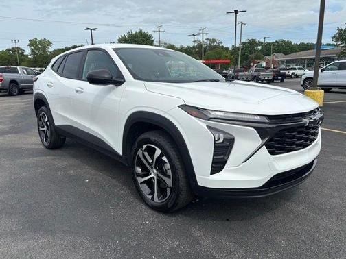 Summit White 2024 Chevrolet Trax 1RS