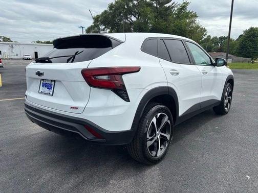 Summit White 2024 Chevrolet Trax 1RS