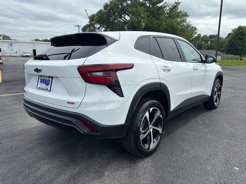 Summit White 2024 Chevrolet Trax 1RS