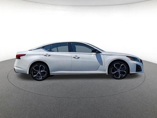 White 2024 Nissan Altima 2.5 SR