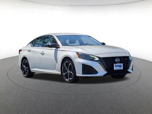 White 2024 Nissan Altima 2.5 SR
