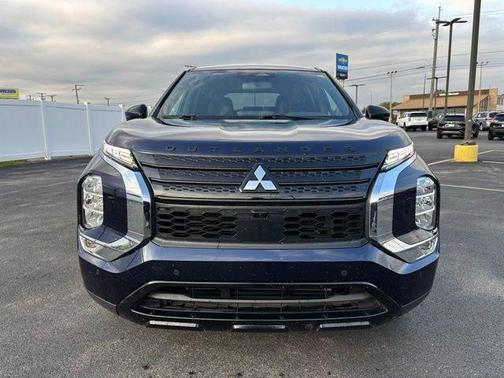 2023 Mitsubishi Outlander SE Black Edition