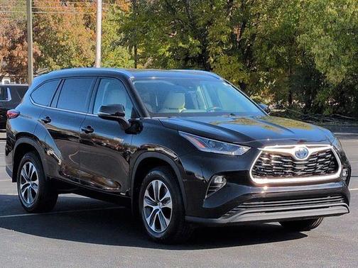 2021 Toyota Highlander Hybrid XLE