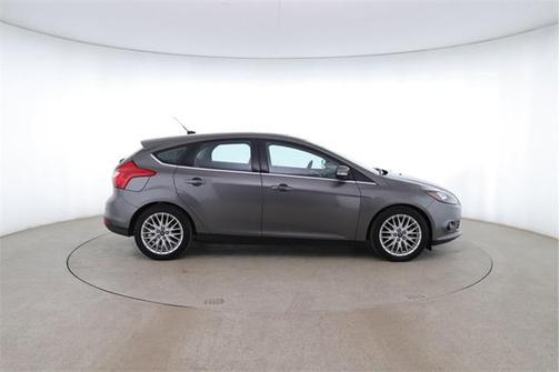 Photo 5 of 31 of 2014 Ford Focus Titanium