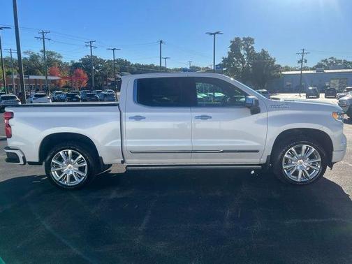 2022 Chevrolet Silverado 1500 High Country