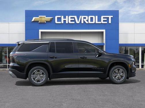 Mosaic Black Metallic 2026 Chevrolet Traverse LT