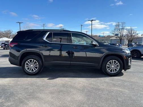 2022 Chevrolet Traverse LT Cloth