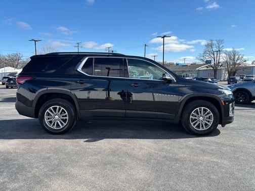 2022 Chevrolet Traverse LT Cloth