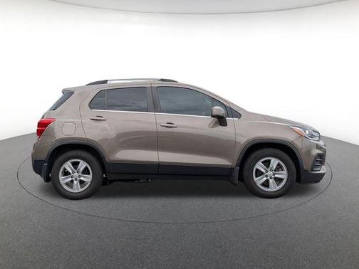 Stone Gray Metallic 2020 Chevrolet Trax LT