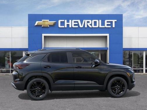 Mosaic Black Metallic 2026 Chevrolet Trailblazer LT