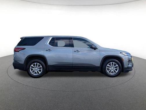 Sterling Gray Metallic 2023 Chevrolet Traverse LS