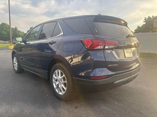 Blue Glow Metallic 2023 Chevrolet Equinox 1LT