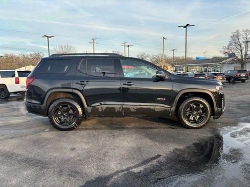2023 GMC Acadia AT4