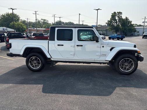 2023 Jeep Gladiator Overland