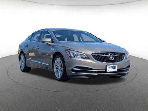 Pepperdust Metallic 2019 Buick LaCrosse Essence