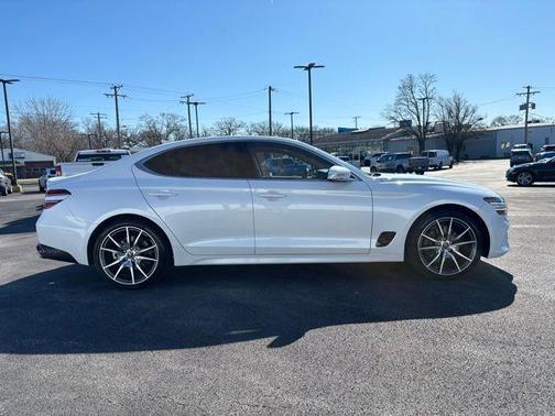 Uyuni White 2022 Genesis G70 2.0T
