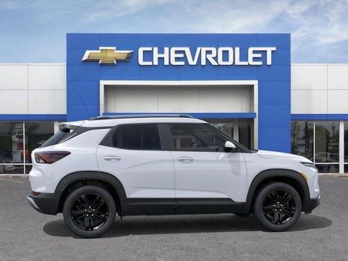 Summit White 2026 Chevrolet Trailblazer LT