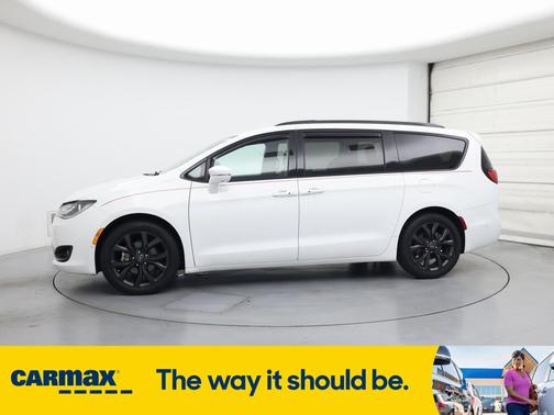 2020 Chrysler Pacifica Red S