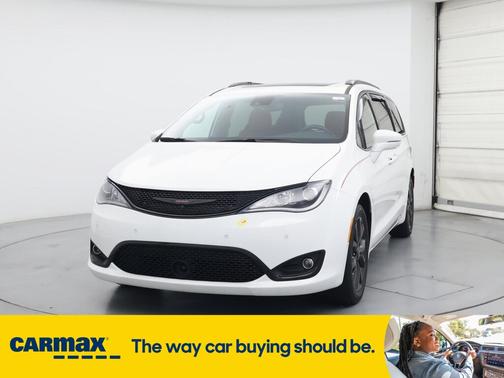 2020 Chrysler Pacifica Red S