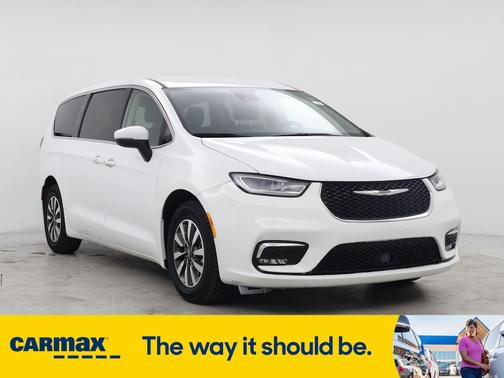 2023 Chrysler Pacifica Hybrid Touring L