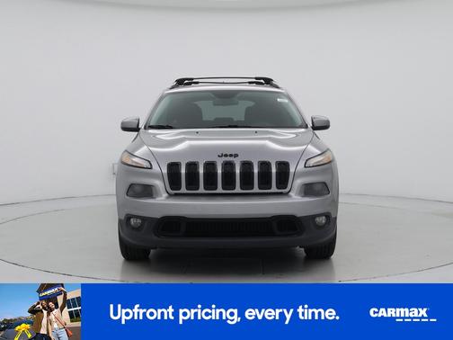 Gray 2018 Jeep Cherokee Altitude