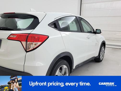 White 2017 Honda HR-V LX