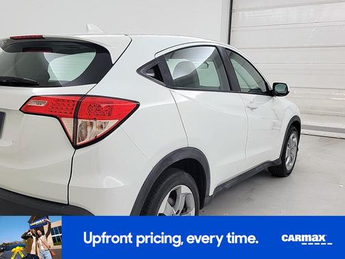 White 2017 Honda HR-V LX