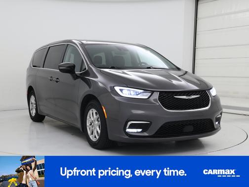 Gray 2023 Chrysler Pacifica Touring L