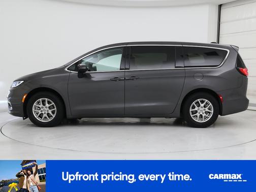 Gray 2023 Chrysler Pacifica Touring L